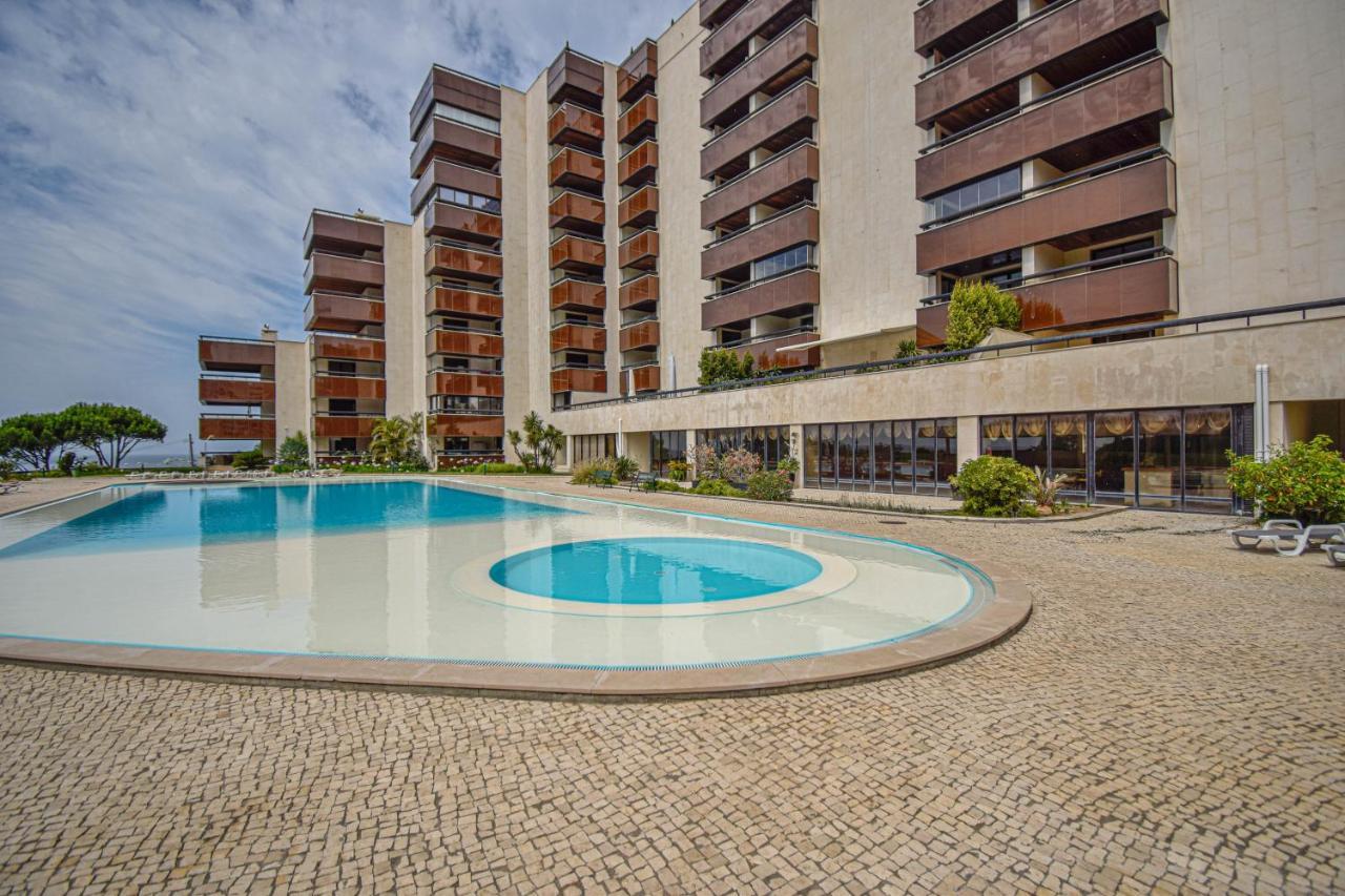 Stylish One Bedroom Apartment With Swimming Pool Кашкайш Экстерьер фото